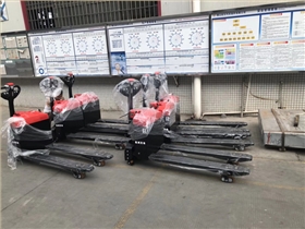 左爾汽配一次性采購(gòu)6臺(tái)迷你二代搬運(yùn)車1 左爾汽配一次性采購(gòu)6臺(tái)迷你二代搬運(yùn)車1