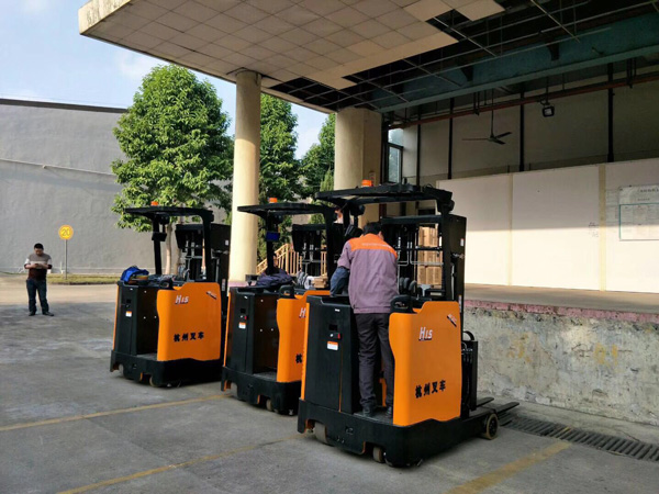 東莞美時家具-杭州叉車1.5噸前移式站駕-東莞叉車 東莞美時家具-杭州叉車1.5噸前移式站駕-東莞叉車